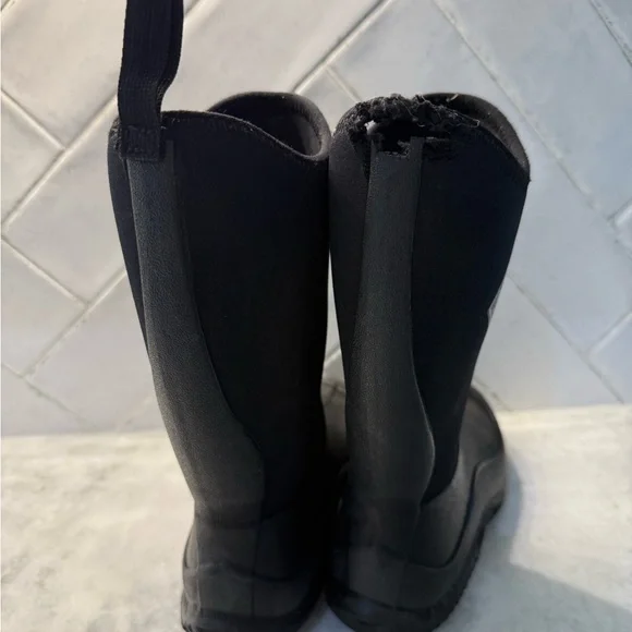 Muck Kids Black Boots Big Kid size 1 - Picture 7 of 7